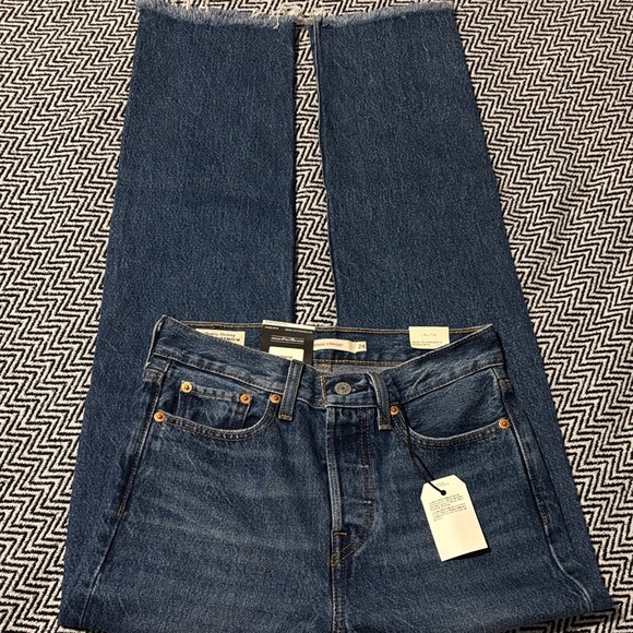 Levi's Denim - Levi’s Wedgie Straight high Rise Jeans | Sz 24